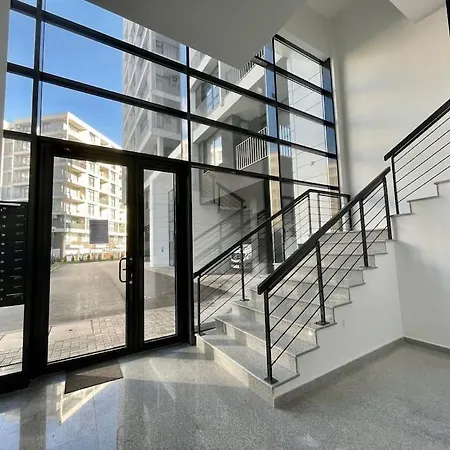 Apartment Modern Sunny & Airy Apt In Business Area & Airport Parking Spot Sofia