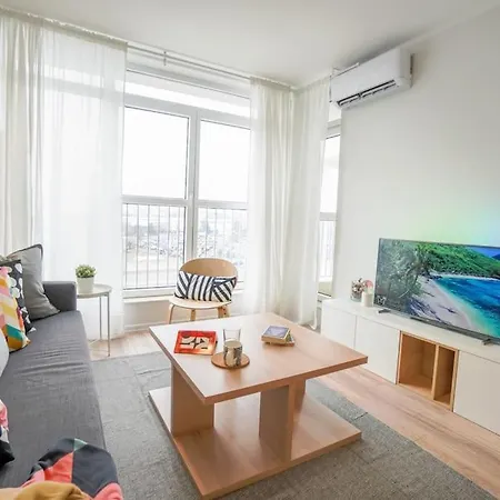 Apartment Modern Sunny & Airy Apt In Business Area & Airport Parking Spot Sofia